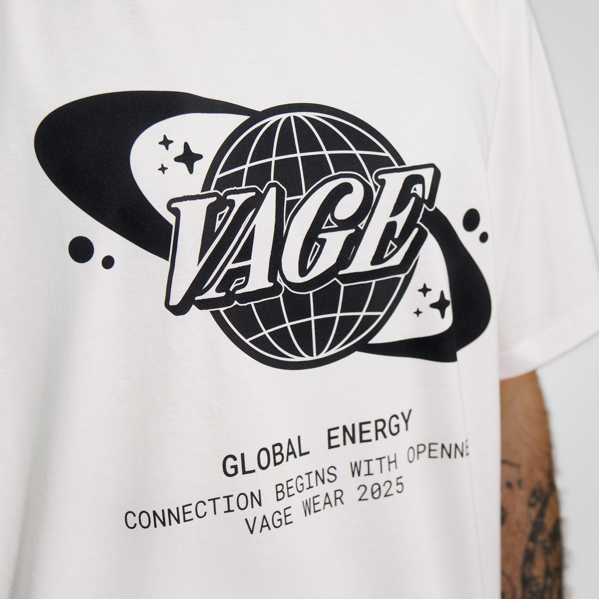 "GLOBAL ENERGY" oversized tee white